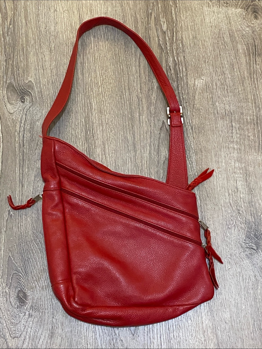 RED LEATHER BAG • adjustable